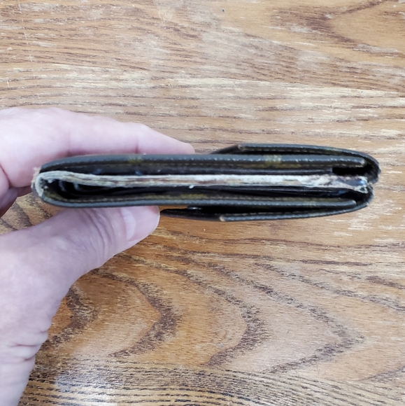 Louis Vuitton Compact Snap Wallet - Picture 11 of 14